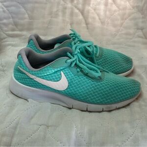 Nike Shoes Girls Youth‎ Size 5.5Y Lace Up Athletic Sneakers Turquoise